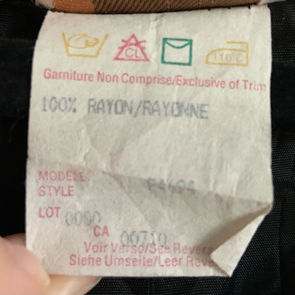 Vintage 1990s Velvet Vest Fariri by Joseph Ribkoff Size 8 - Picture 10 of 10